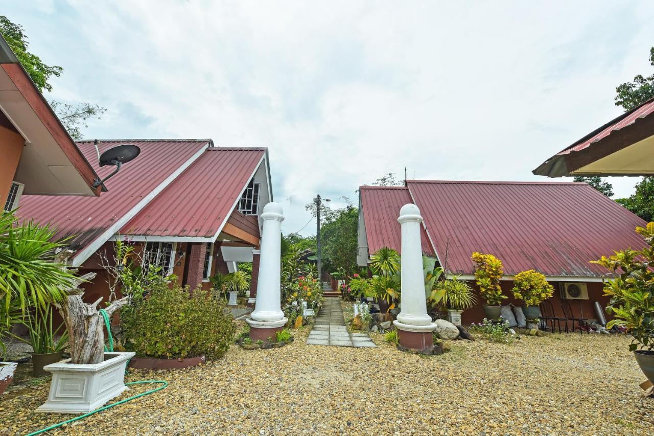 Oyo 90642 Twin Mutiara Chalet & Homestay Jeli Exterior foto