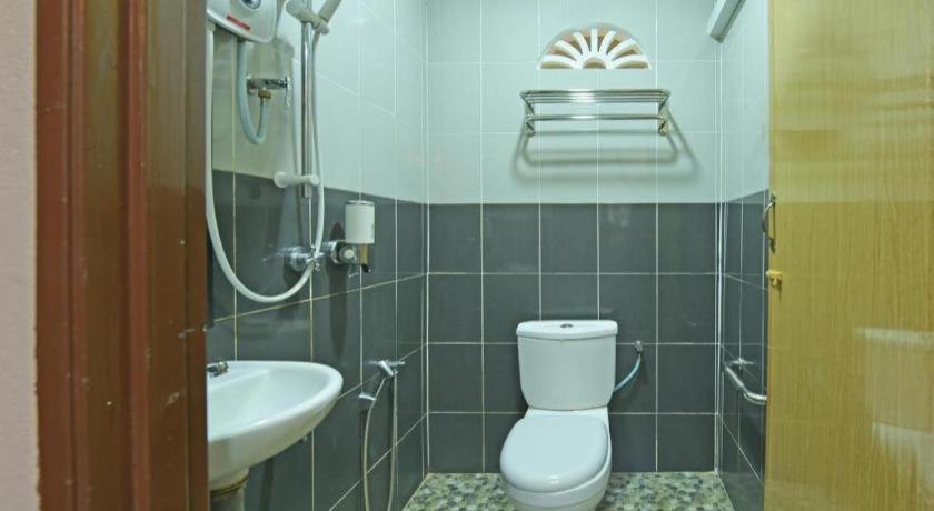 Oyo 90642 Twin Mutiara Chalet & Homestay Jeli Exterior foto